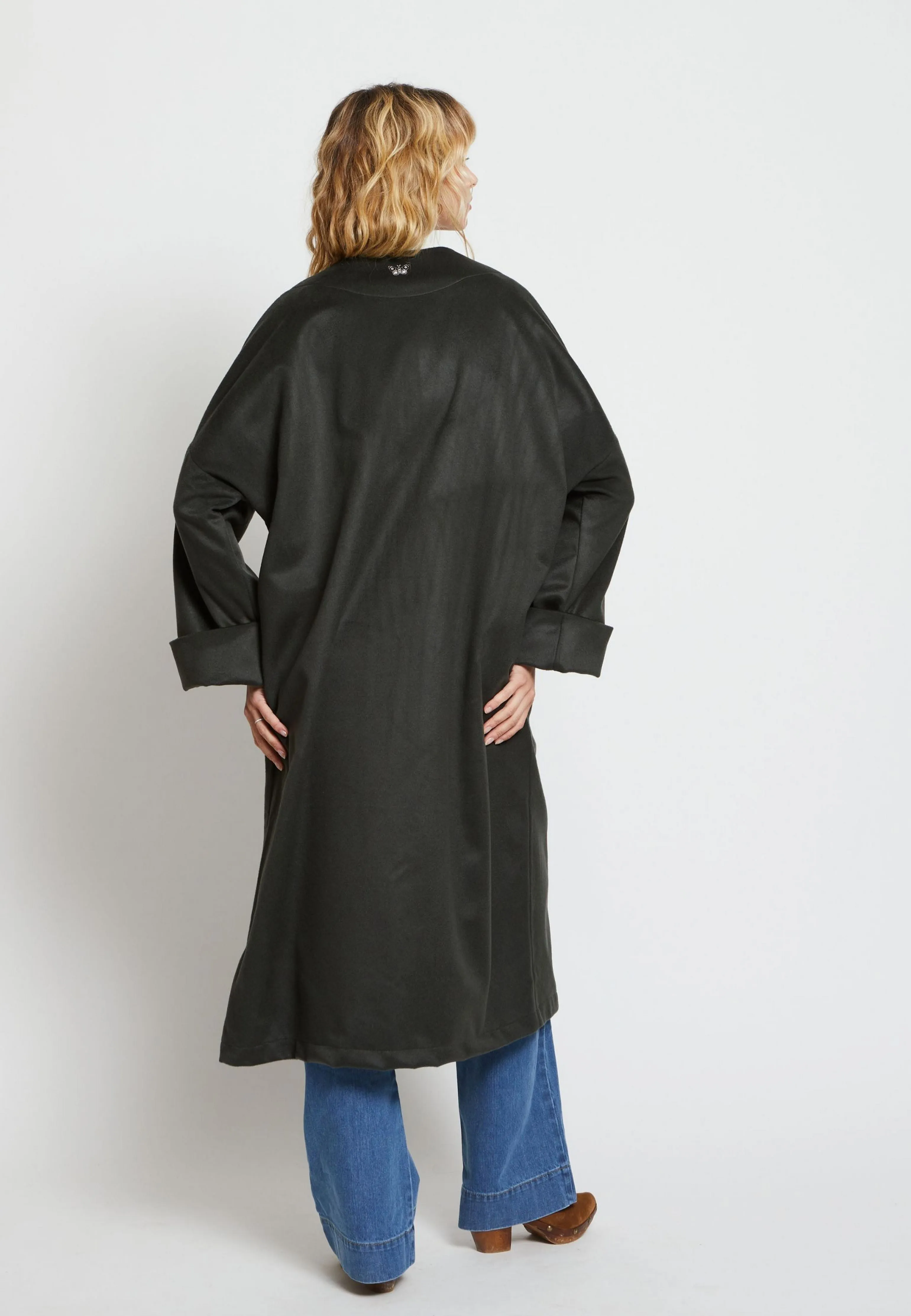KIMONO WAKA CACHEMIRE UPCYCLÉ DÉTAIL TISSU JAPONAIS