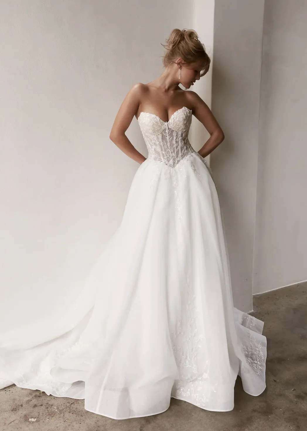 LUX | Tania Olsen *NEW*