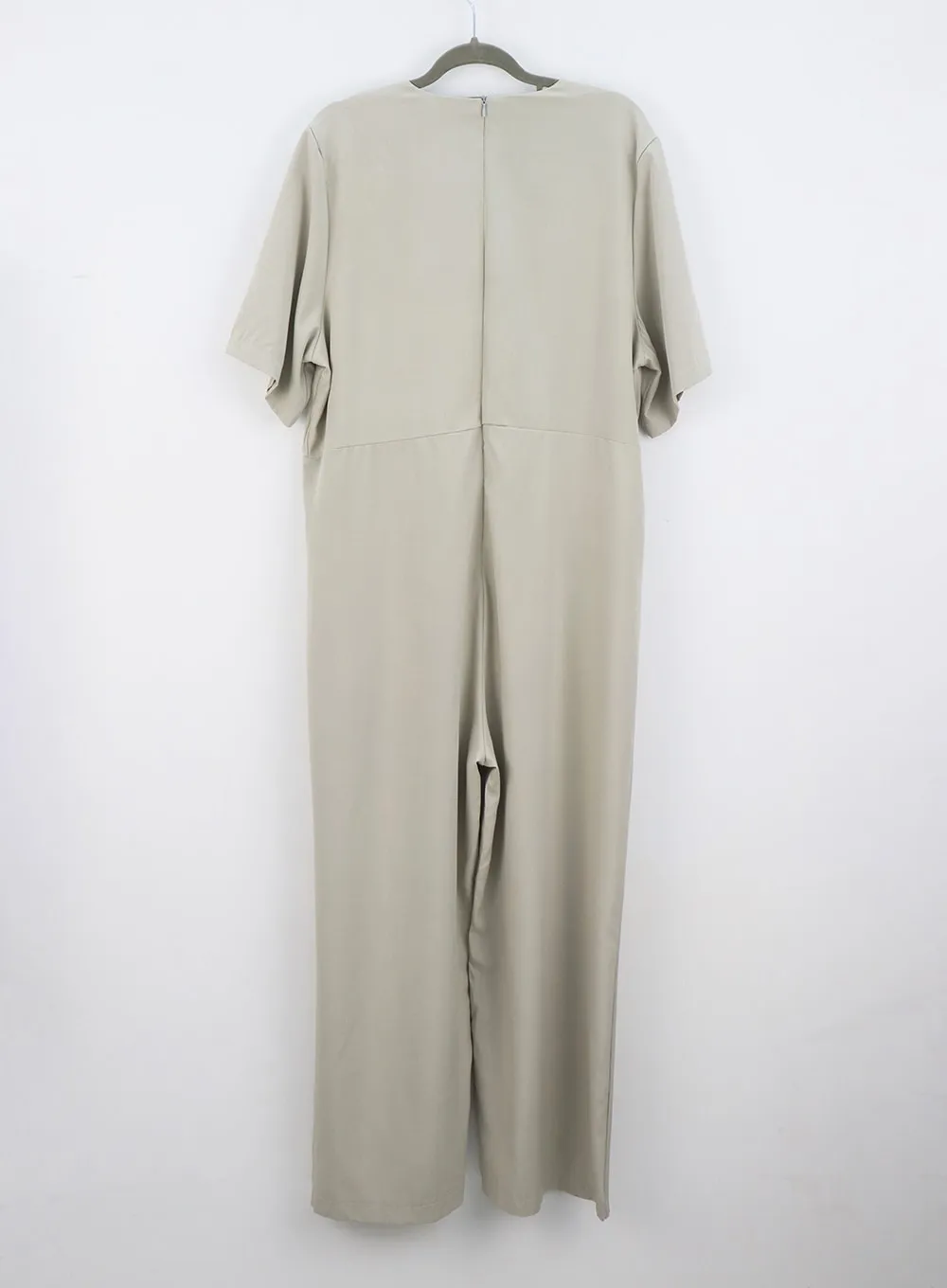 V-Neck Jumpsuit IU326
